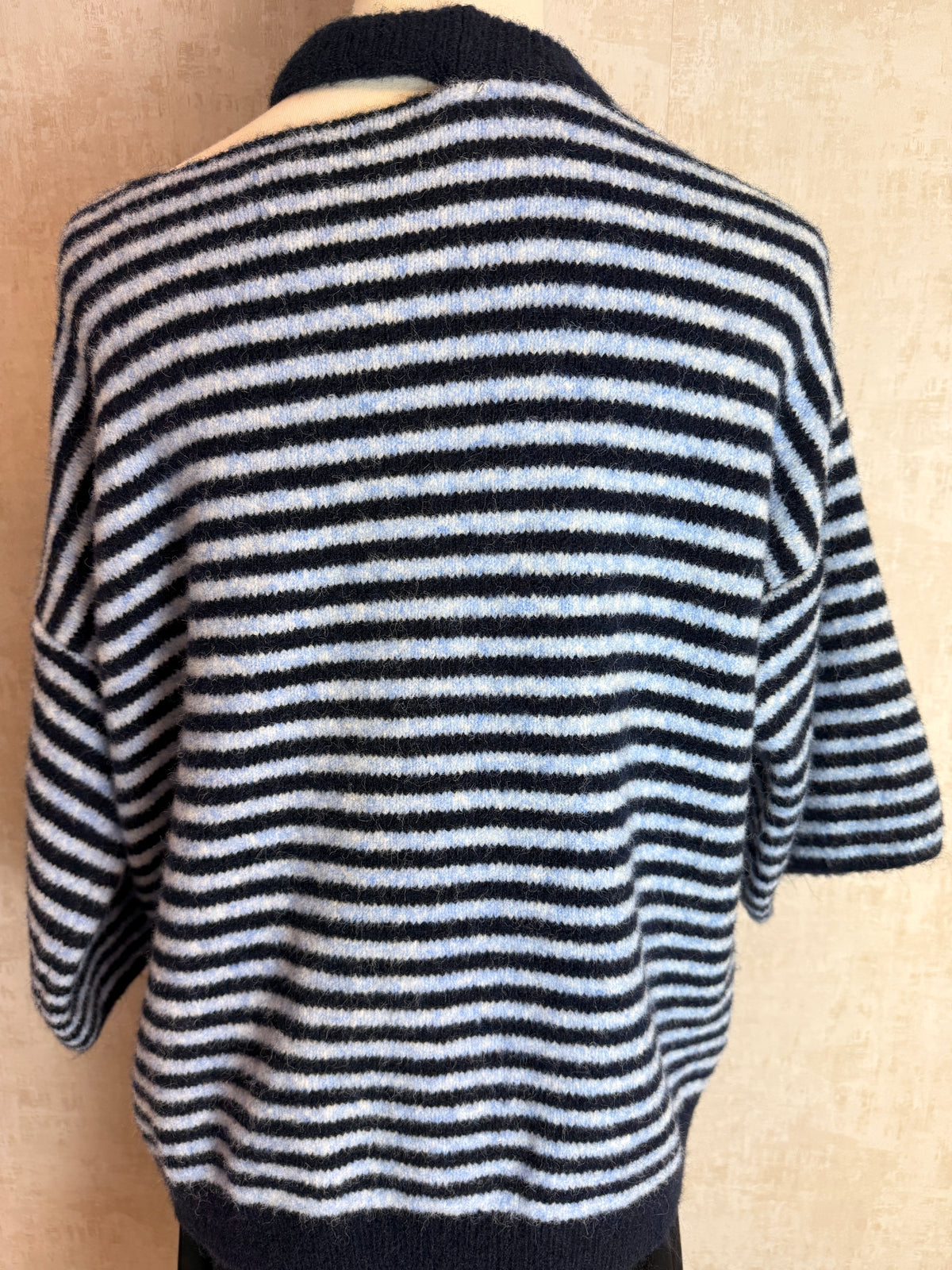 Gestreiftes Strickshirt